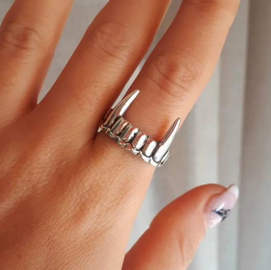 Antique Silver Vampire Teeth Open Ring – Adjustable Punk Hip-Hop Jewelry for Men & Women