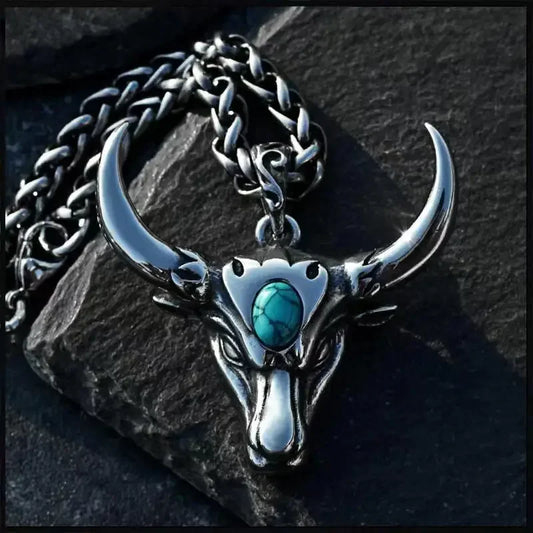 Gothic Green Stone Bull Skull Necklace – Punk Taurus Zodiac Amulet Pendant for Men