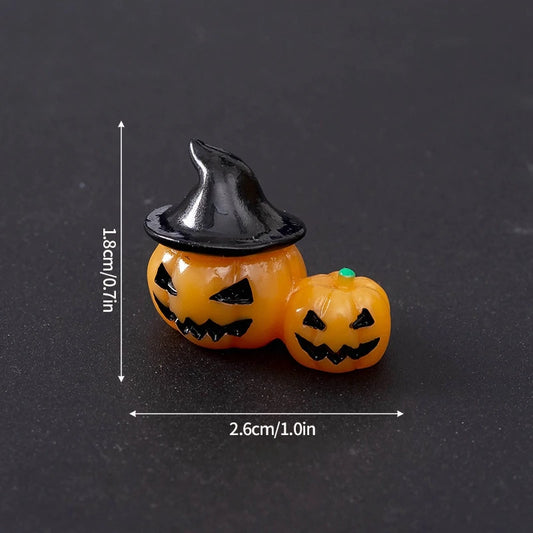 Halloween Miniature Skull Figurines – Micro Landscape Desktop Horror Ornaments
