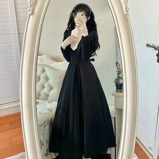 Coalfell Vintage Gothic Black Lolita Dress – Slim Fit, Long Sleeves, Puffy Large Hem, Autumn Elegance